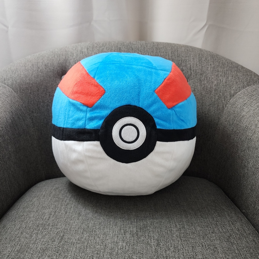 Massive Great Ball Pokéball Plushy